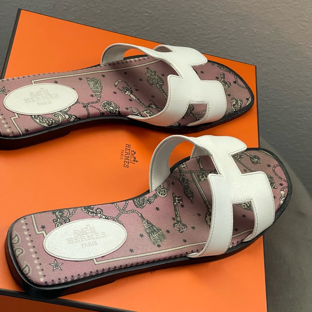 HERMES ORAN SANDALS SIZE 38